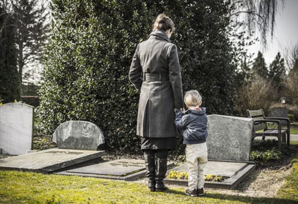 Graf-moeder-zoon-shutterstock_180517940
